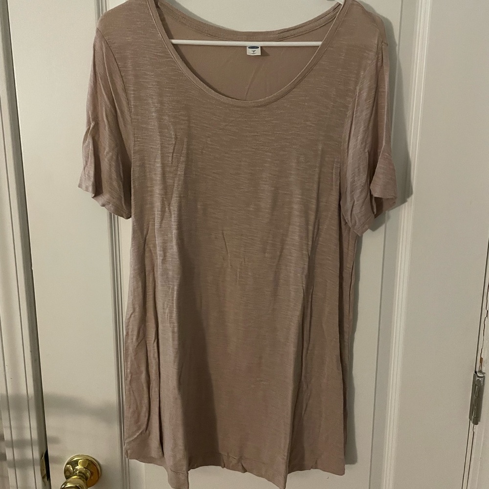 Old Navy Women’s Short Sleeve Shirt. Size M